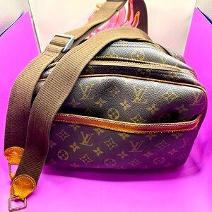 Louis Vuitton Monogram Reporter Project Bag or Makeup Travel Bag ❤️